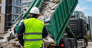 Вывоз строительного мусора в Гудермесе: услуги лицензированной компании — ПроМусор